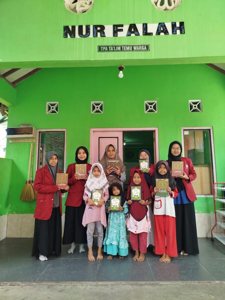 Mahasiswa STIT Ihsanul Fikri Gelar Program “Tebar Qur’an” di Kabupaten Magelang
